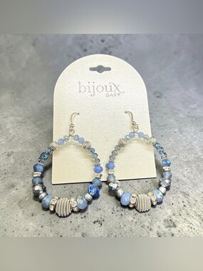 💙🩶BIJOUX BAR💙🩶Light Blue & Silver-Tone Beaded Drop Earrings/NWT